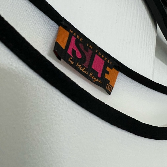 Isle White Ruffle Sleeve Blouse - Picture 3 of 11